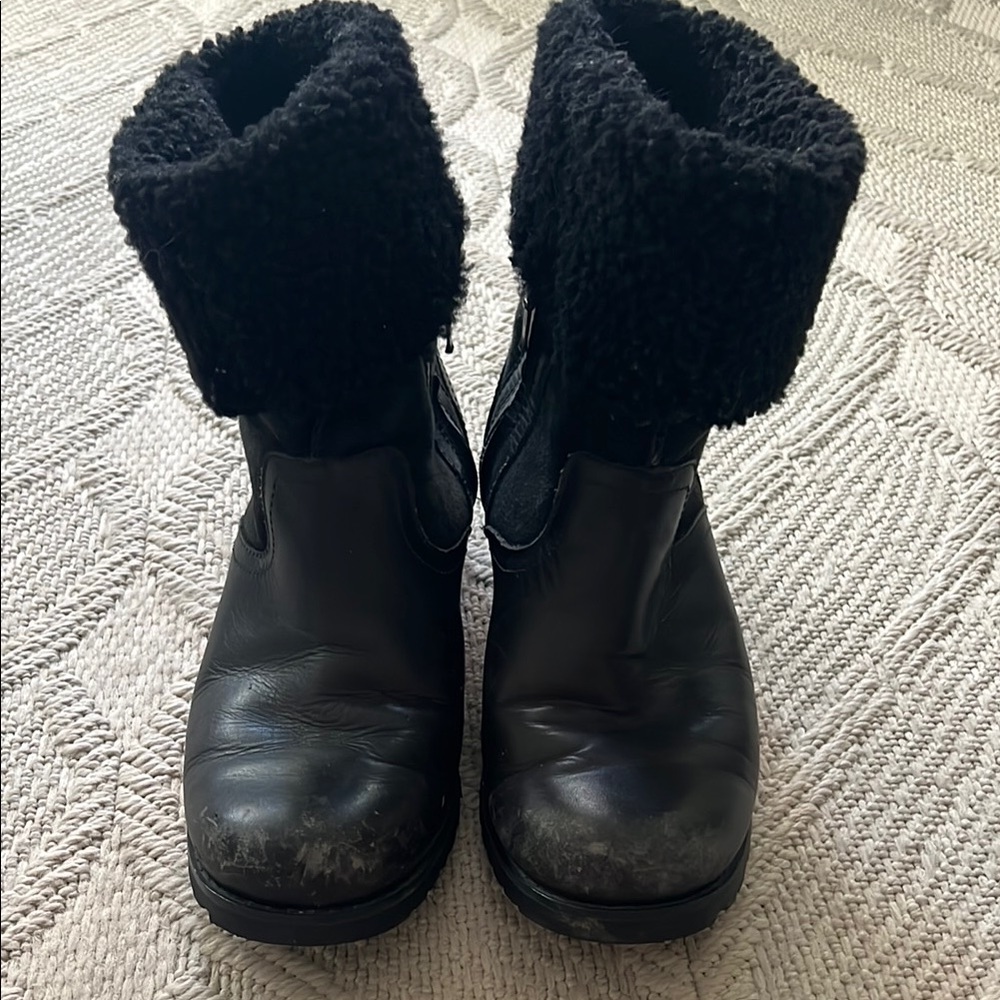 Women's UGG Black Boot